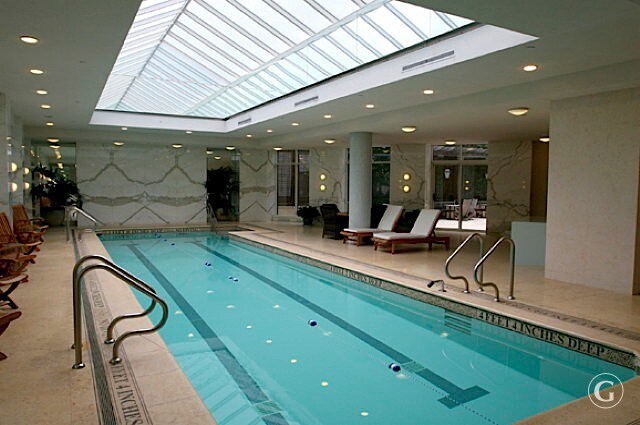 Building Photo - 1926 Broadway