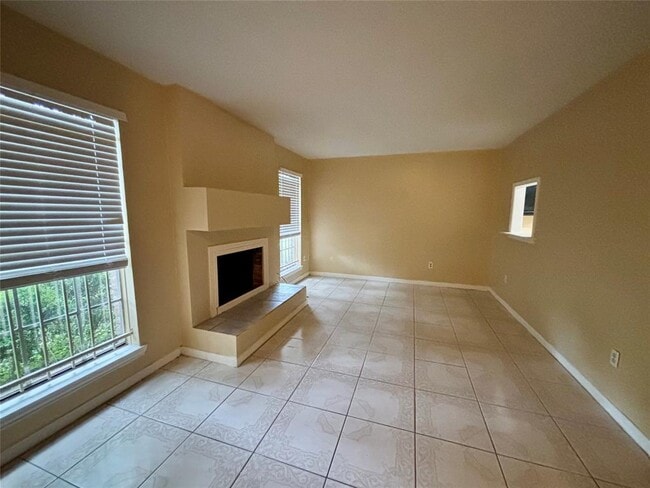 Building Photo - 8712 Wilcrest Dr
