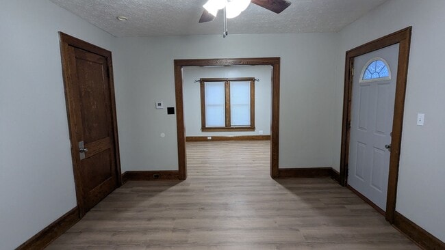 Foto del edificio - Welcome to this newly renovated gem located in the heart of North Canton