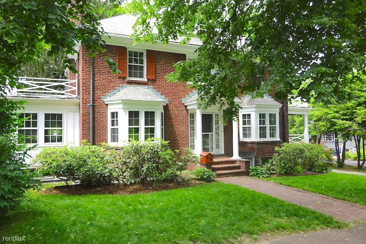 Primary Photo - 65 Falmouth Rd