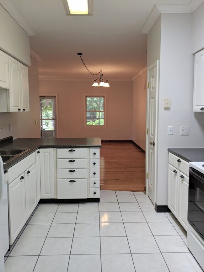 Foto del edificio - ONE BEDROOM RENTAL! **ALL UTILITES INCLUDED**