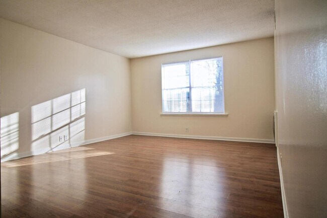 Foto del edificio - 441 Harding Pl