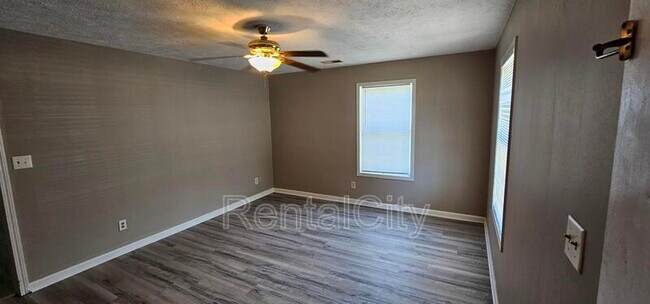 Foto del edificio - 839 Friendship Rd