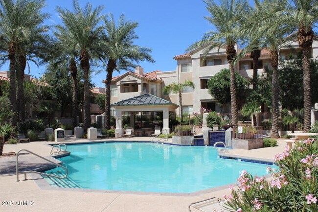 Foto del edificio - 3830 E Lakewood Pkwy E