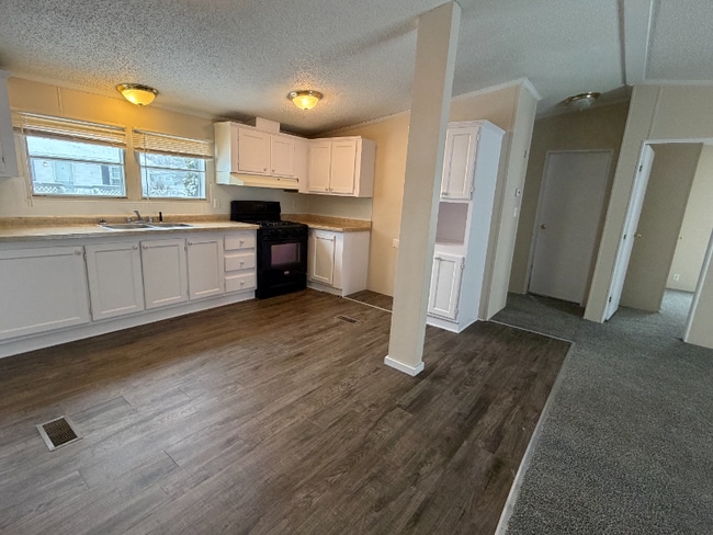 Building Photo - 137 Hunters Rill