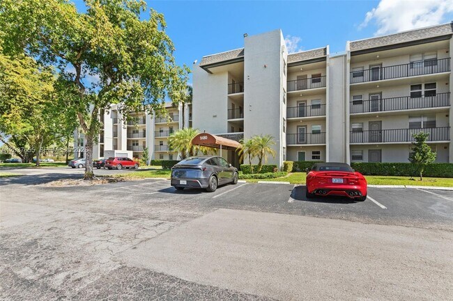 Foto del edificio - 9480 Poinciana Pl