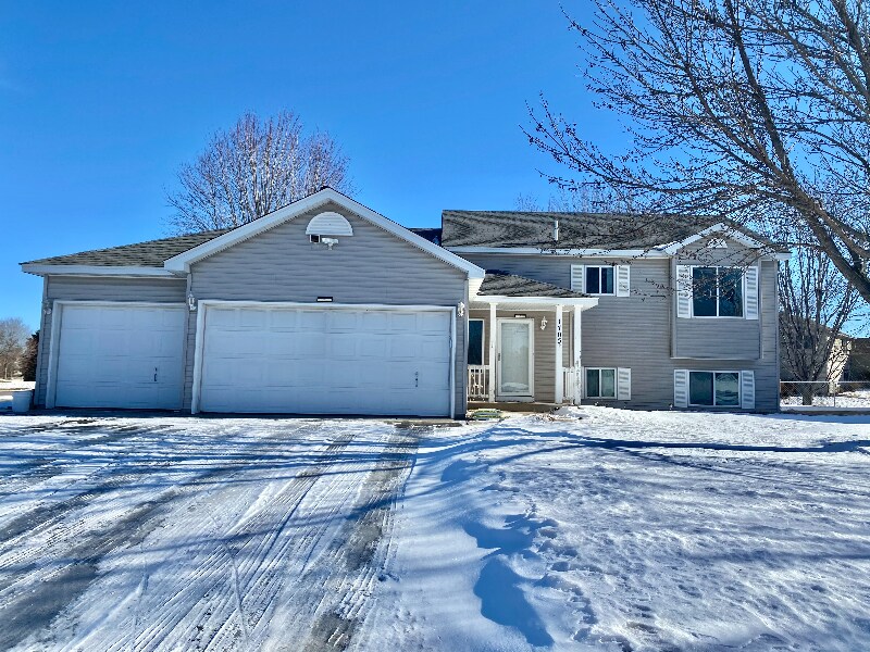 Primary Photo - 1705 Brittany Dr
