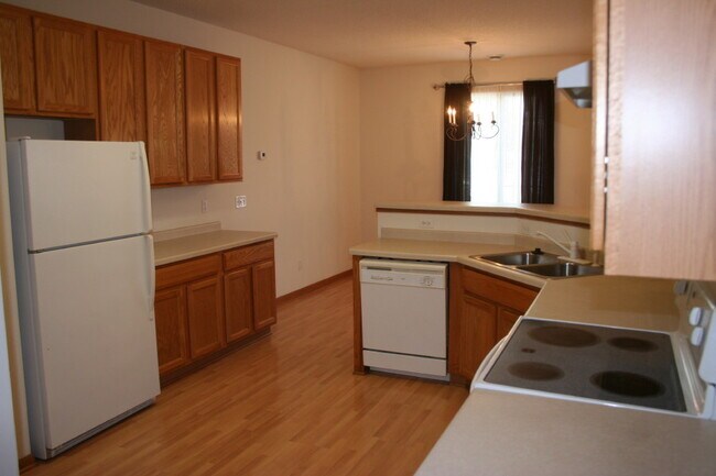 Building Photo - 1816 Mockingbird Ave
