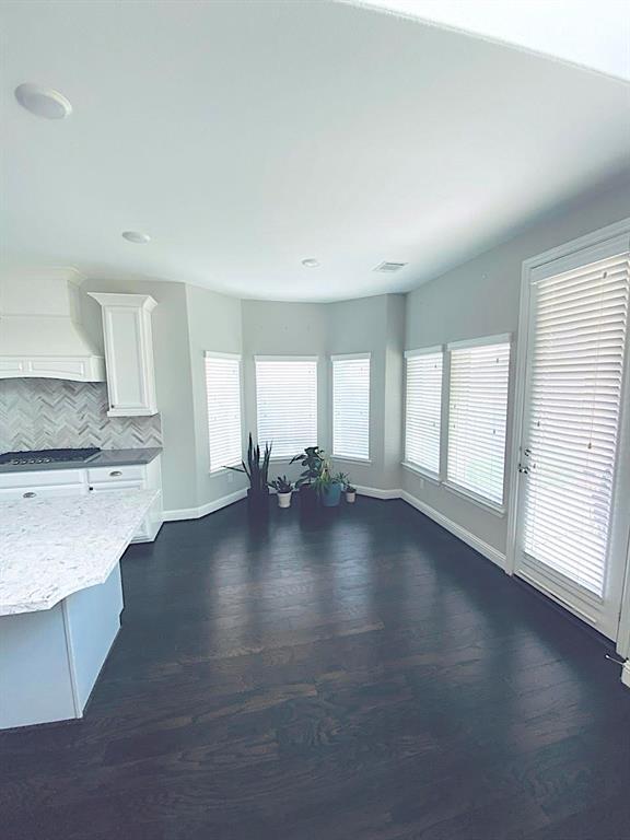 Foto del edificio - 4310 Maytree Ln