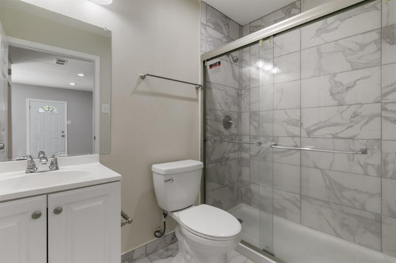 Building Photo - 8814 Pine Forest Dr