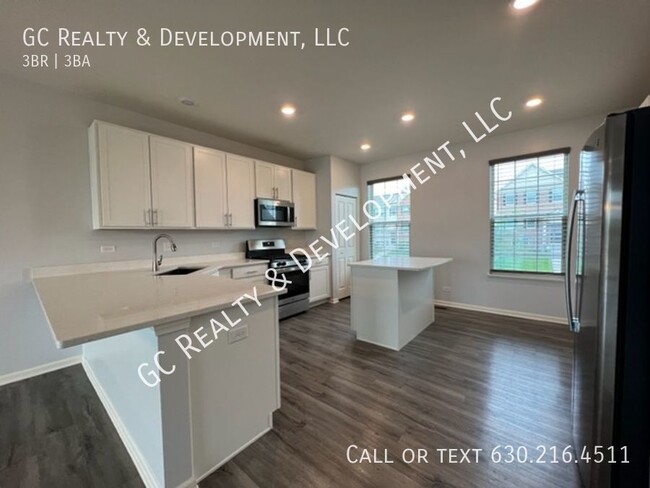 Building Photo - ***WOODLORE ESTATES / 3 BDRM / 2.5 BTH / A...