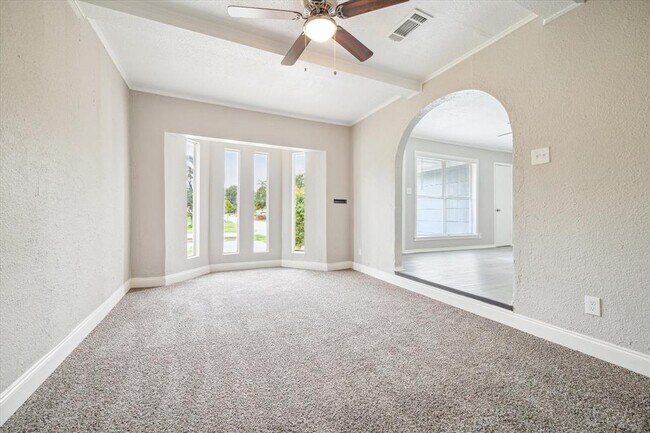 Foto del edificio - 6718 Crosswell St