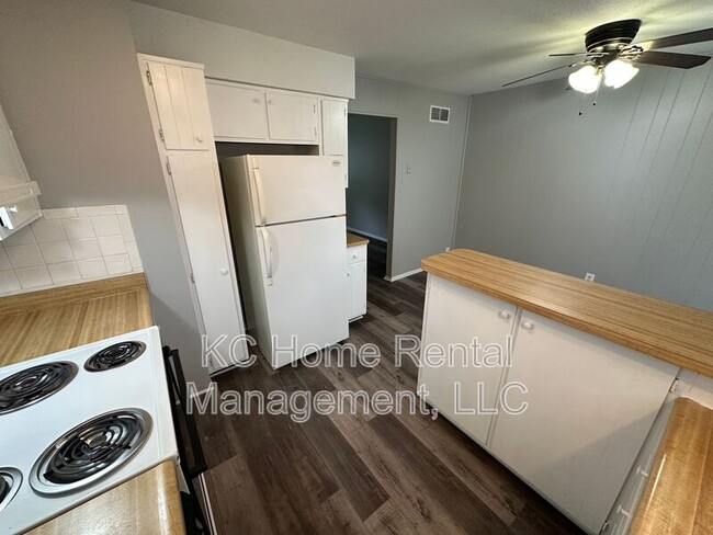 Building Photo - 6753 N Askew Cir