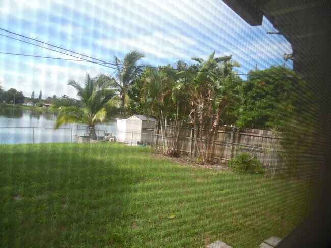 Foto del edificio - 1900 NE 157th Ter