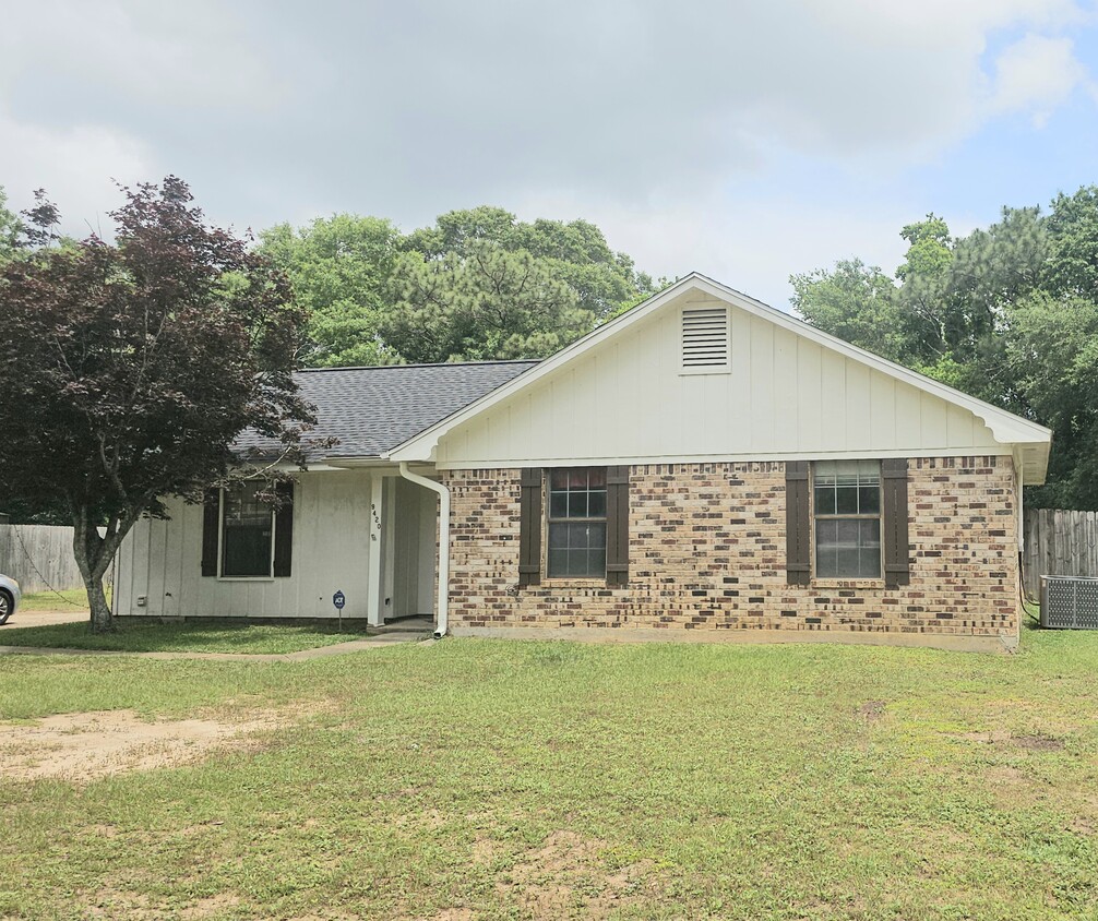 Foto principal - 9420 Burnt Tree Dr