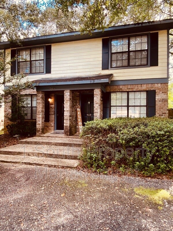Foto principal - 969 Dickenson Ave
