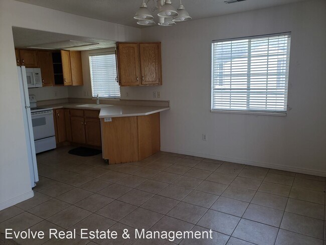 Building Photo - 2 br, 1 bath House - 1039 W 1360 S
