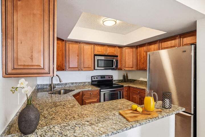 Foto principal - 4075 Village Dr