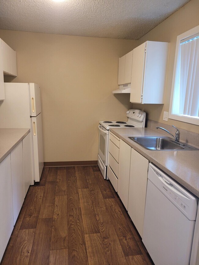 Foto del edificio - 8585 SW Canyon Ln