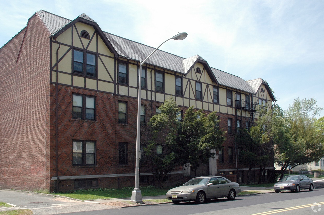 Building Photo - 33 Rhode Island Ave