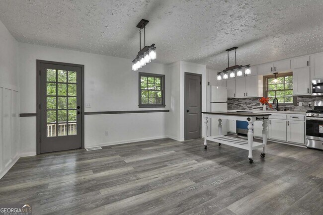 Building Photo - 157 Hyde Cir