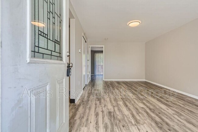 Foto del edificio - 2580 S Valley Hwy