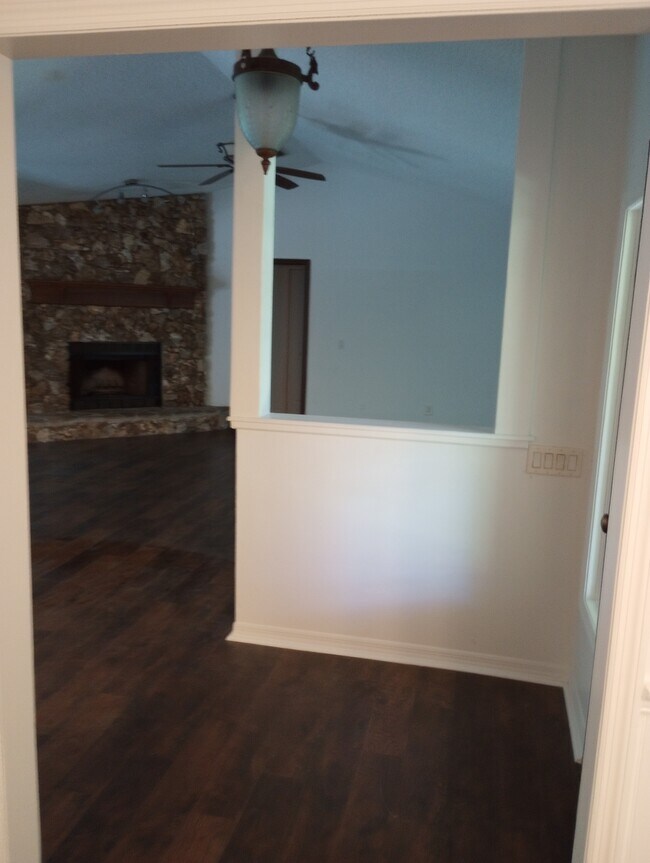 Side- Entry into Living Room - 2063 Penncrest Ct