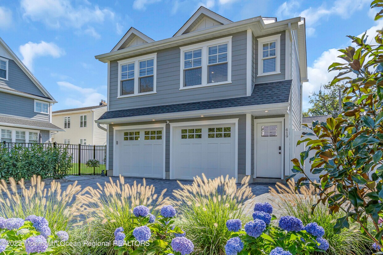 Foto principal - 419 10th Ave