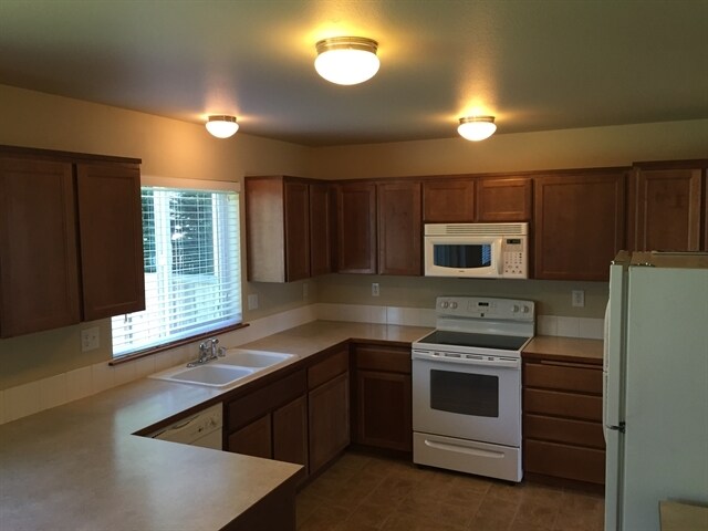 Foto del edificio - 18005 17th Avenue Ct E