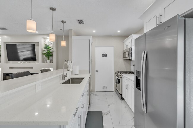 Foto del edificio - 4501 Bray Rd