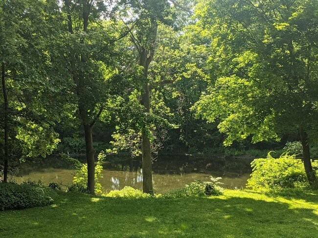 Foto del edificio - 1943 New Hackensack Rd