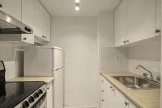 Building Photo - 3455 Rue Aylmer