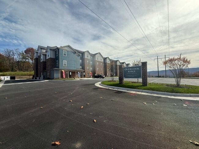 Building Photo - Overlook Ridge