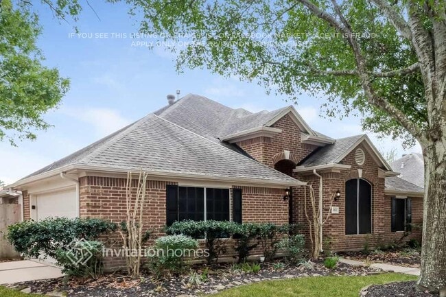 Building Photo - 3801 Lake Dr