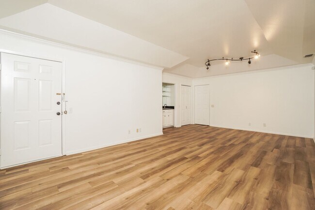 Building Photo - Fredericksburg_8415