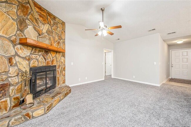 Foto del edificio - 6760 Willowbrook Dr