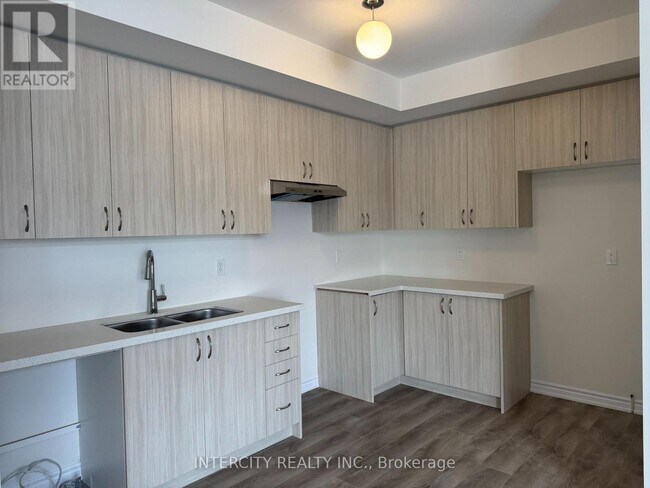 Photo du bâtiment - 541 Tim Manley Ave