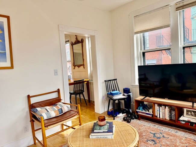 Building Photo - 15 Revere St