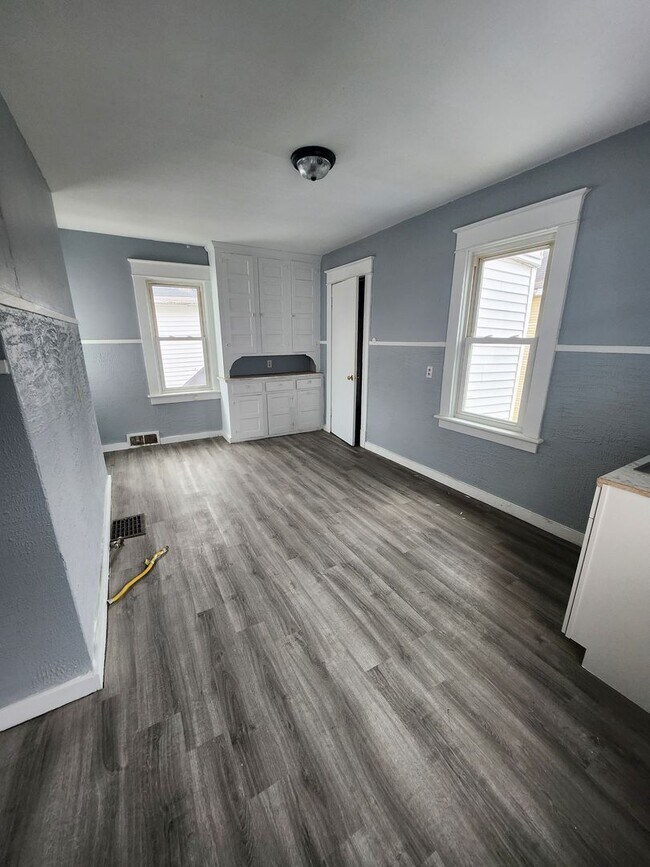 Foto del edificio - 3 bedroom on west side