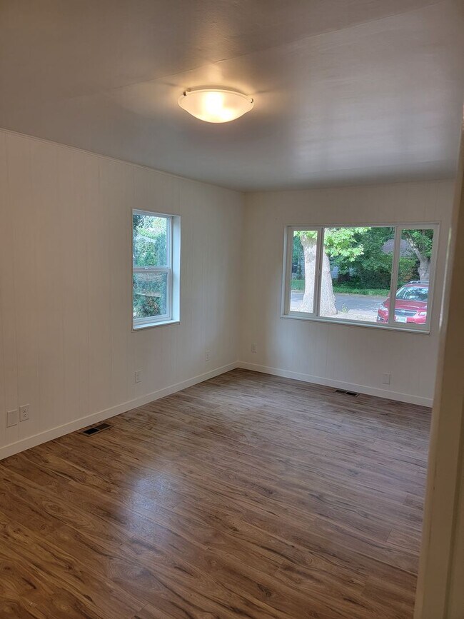 Foto del edificio - 3 Bed 2 Bath Home