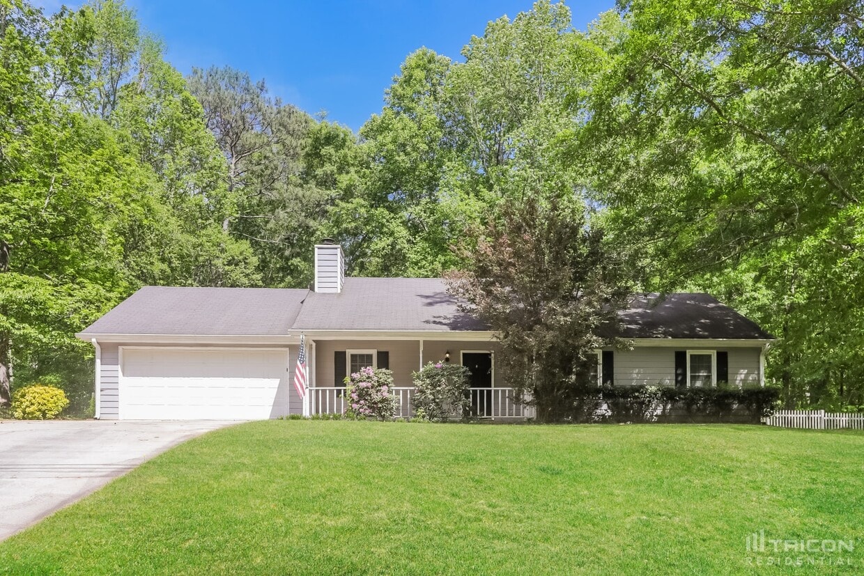 Primary Photo - 360 Christian Woods Dr