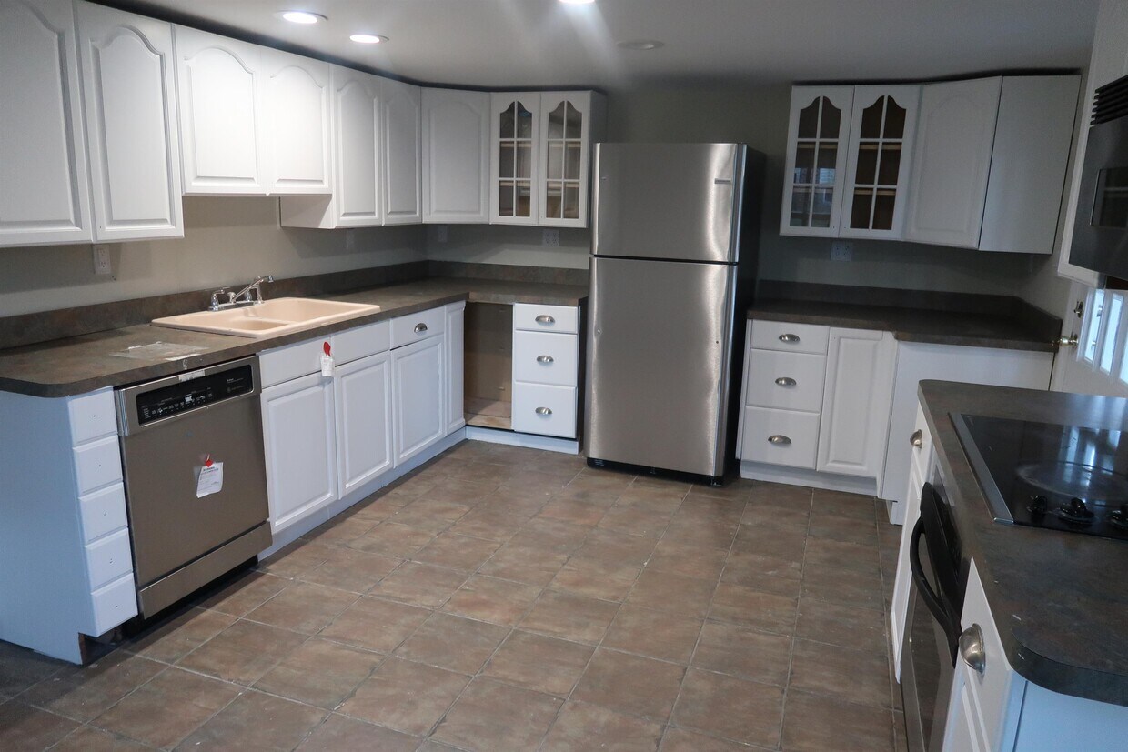 Foto principal - 9 Arneytown-Hornerstown Rd