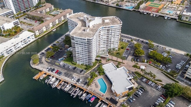 Building Photo - 100 Golden Isles Dr