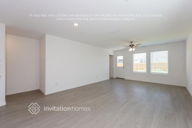 Building Photo - 1834 Sanderling St