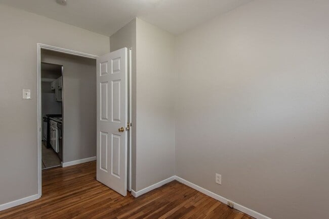 Foto del edificio - 104 Glen Garry Rd