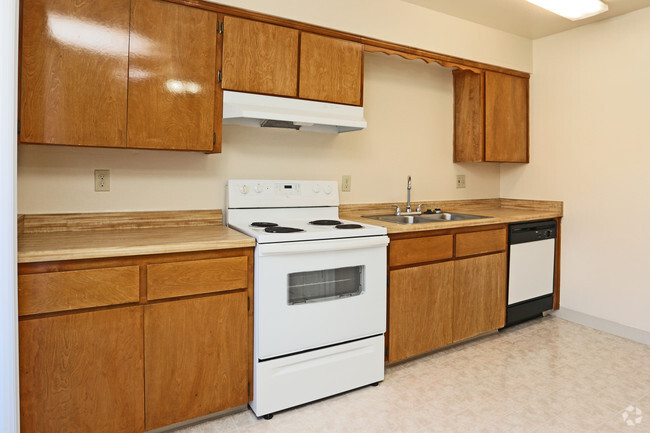 Kitchen - 2 Bedroom Deluxe - Granada Apartments