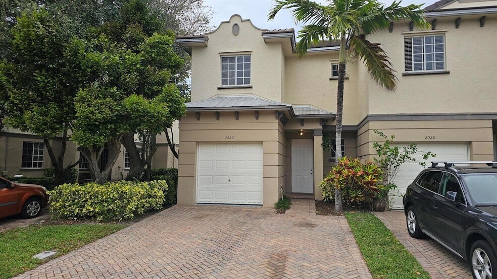 Foto principal - 2022 Island Dr