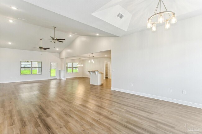 Foto del edificio - 5739 Burr St