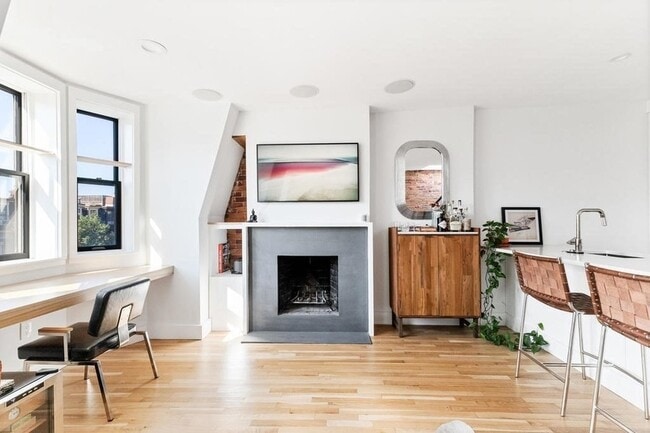 Photo - 75 Appleton St Apartment