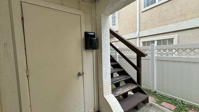Building Photo - 2/2.5 Condo in Jacksonville Beach - 2 Minute Walk to the Beach! Storage Area, Covered Parking, Pe...